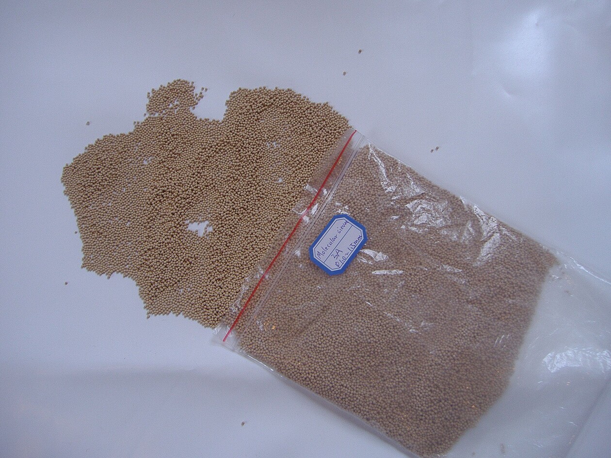 Molecular sieve desiccant